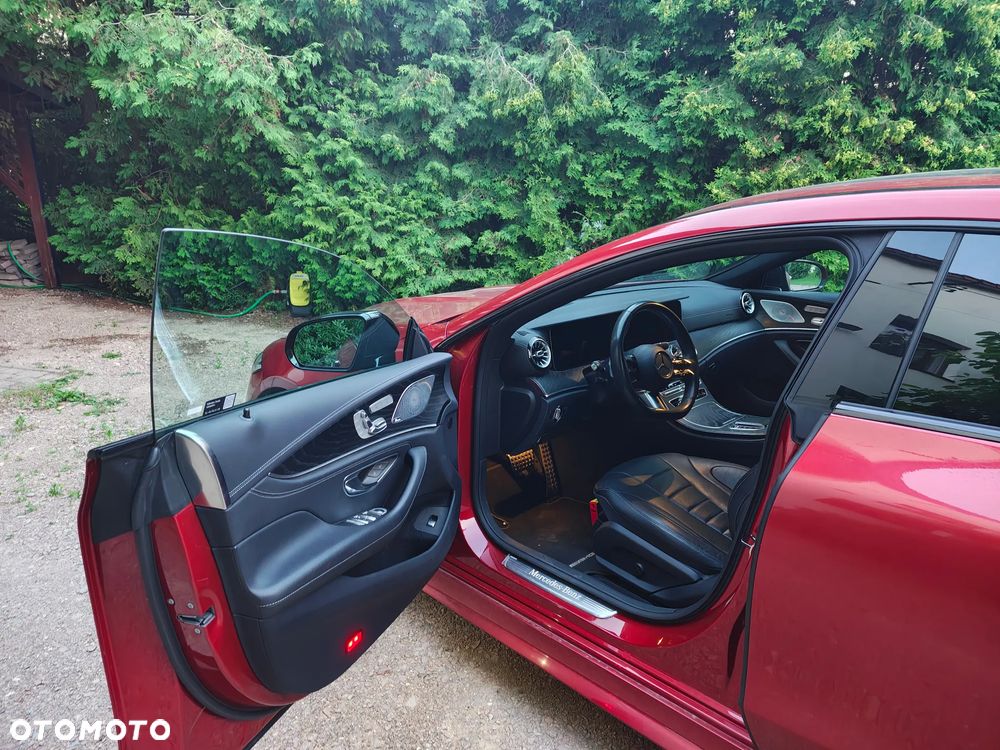 Mercedes-Benz CLS 300 d 4-Matic AMG - 8