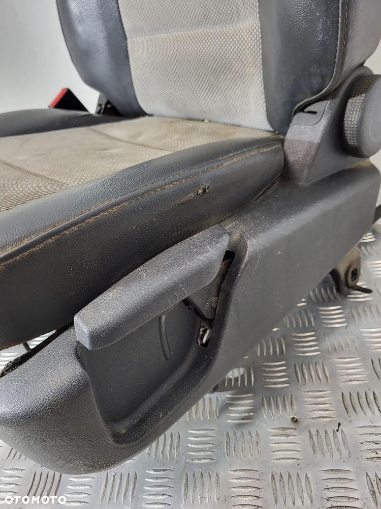 Hyundai H350 Fotel Kierowcy Lewy Przód - 5
