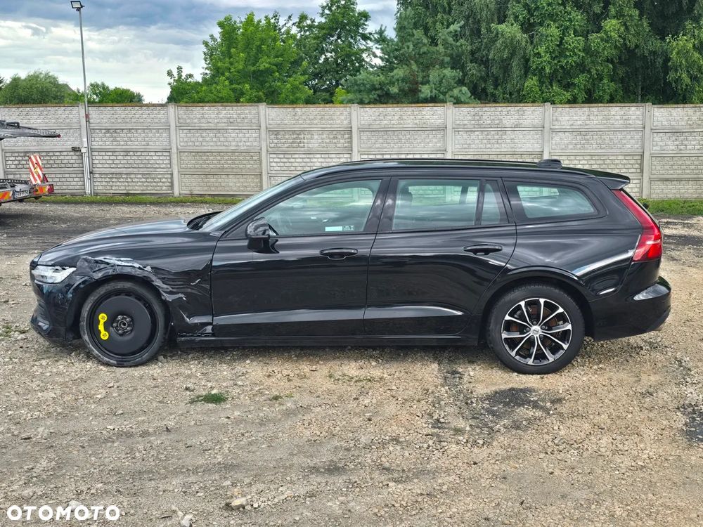 Volvo V60 B3 B DKG Momentum - 11