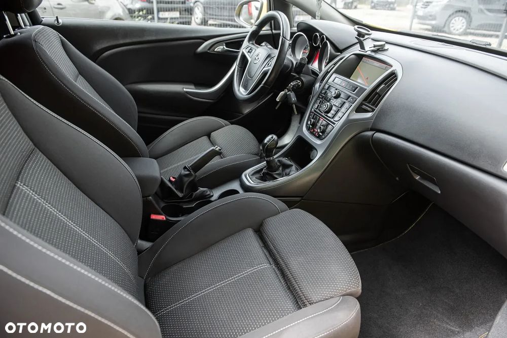 Opel Astra 1.6 T Cosmo - 27