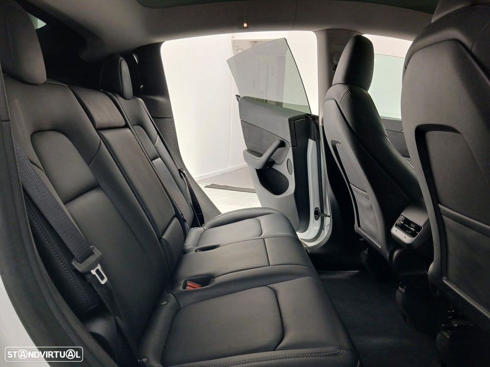 Tesla Model Y Standard - 10