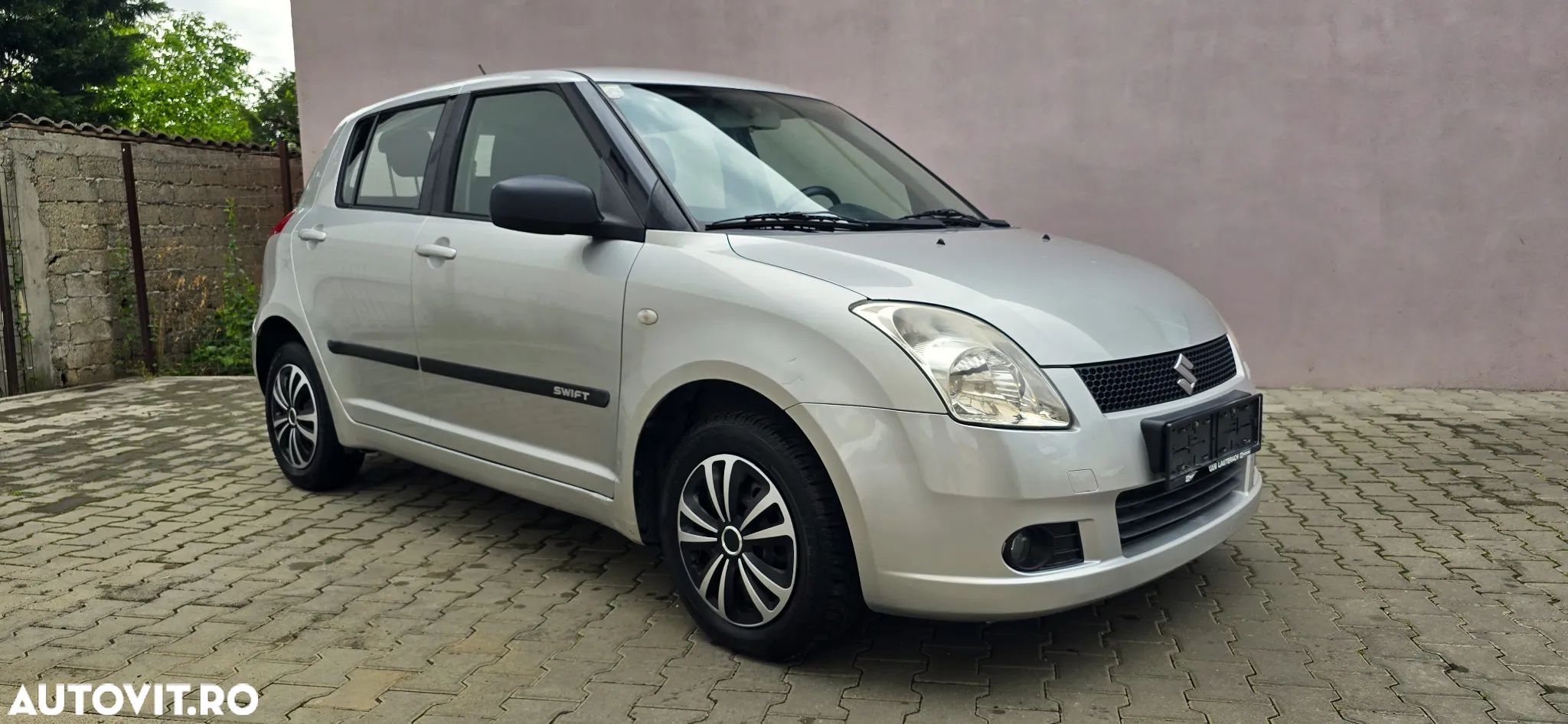 Suzuki Swift - 1