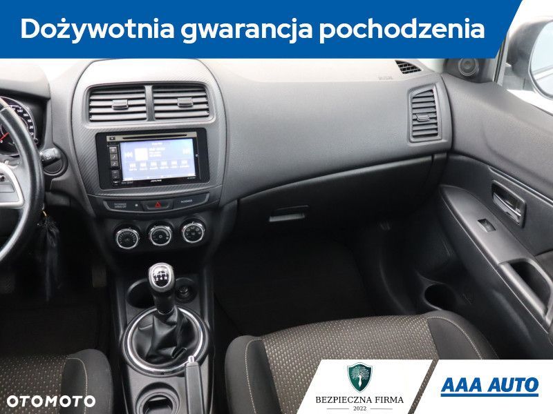 Mitsubishi ASX - 10