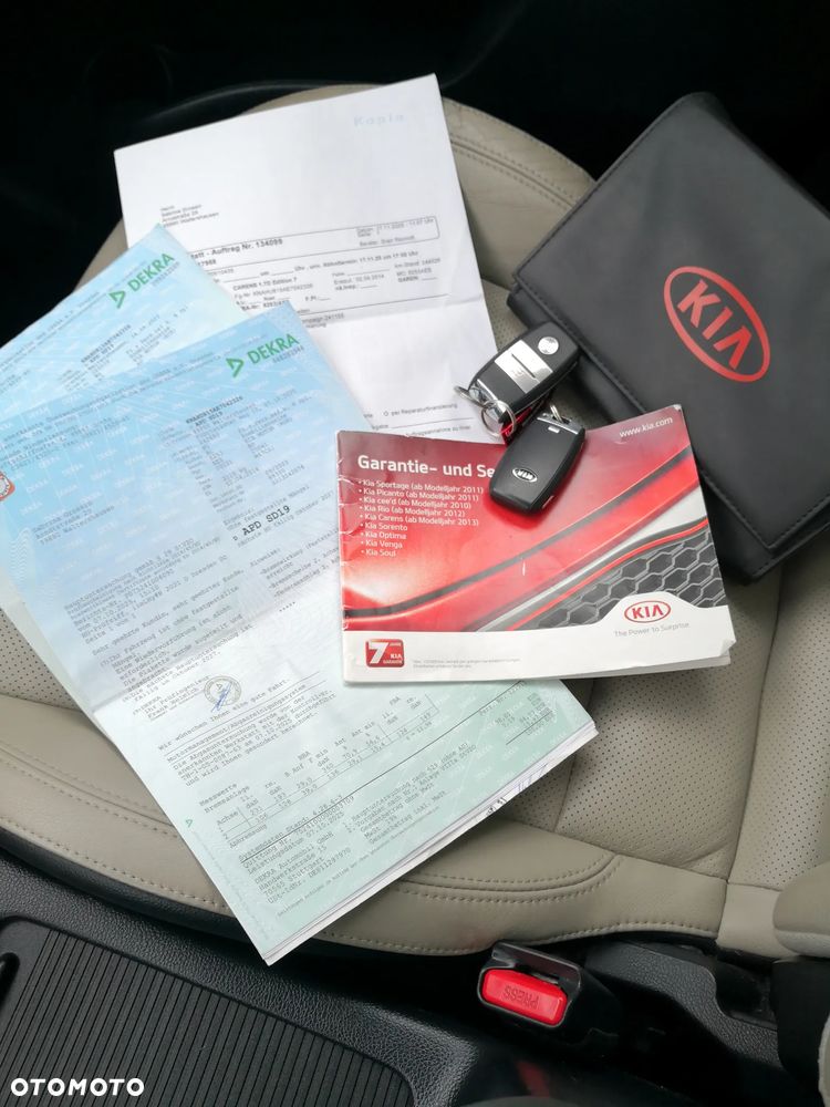 Kia Carens 1.7 CRDi 136 Dream Team Edition - 36