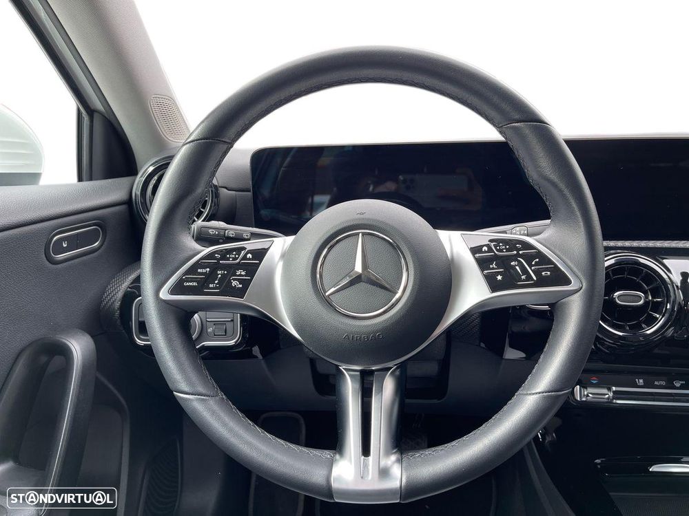 Mercedes-Benz A 200 Standard - 14