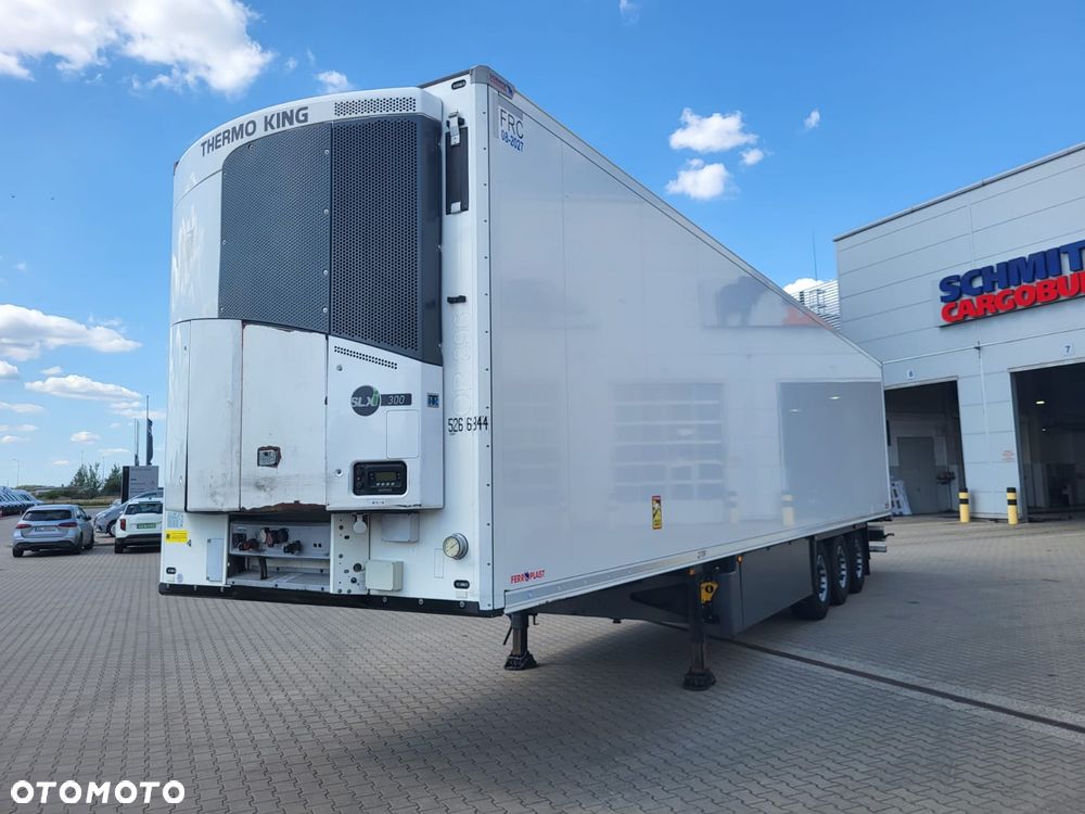 Schmitz Cargobull ThermoKing SLXi300; Dopplestock; Uchwyty promowe, Paleciara - 1