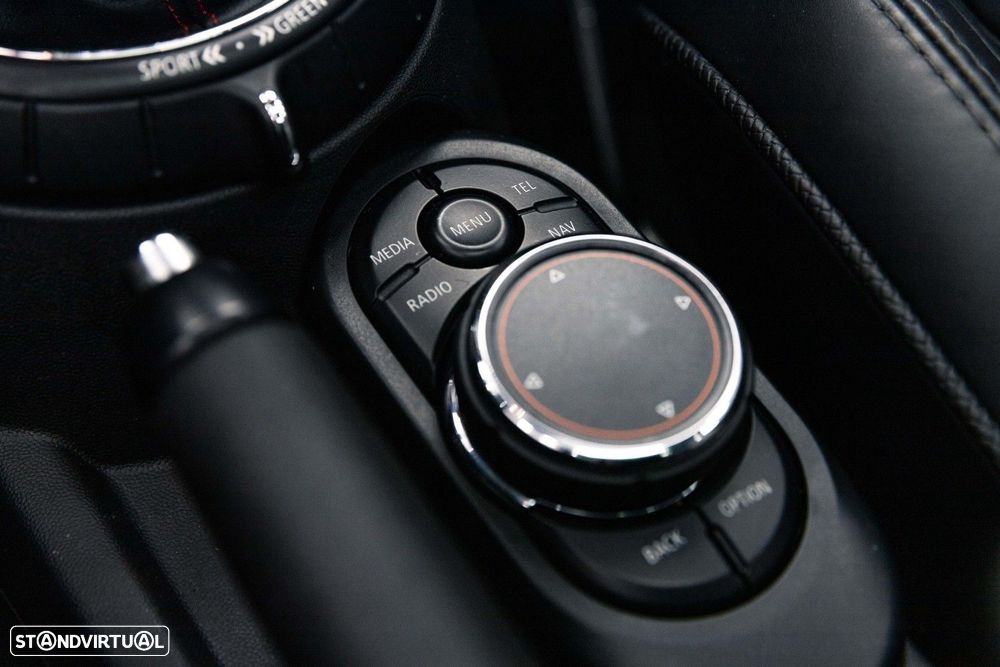 MINI 3 Portas John Cooper Works - 32