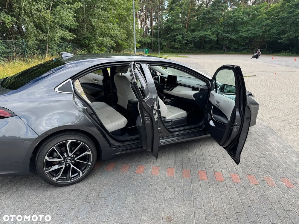 Toyota Corolla - 5