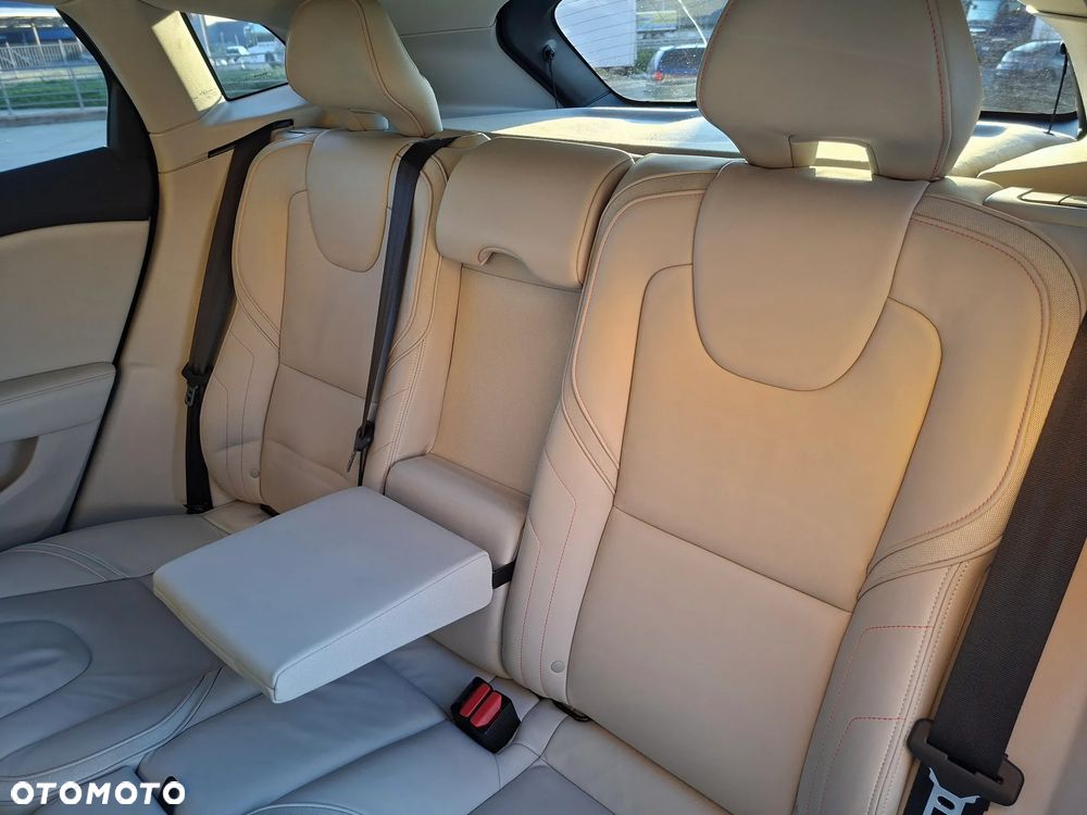 Volvo V40 Cross Country D3 Geartronic Ocean Race - 22