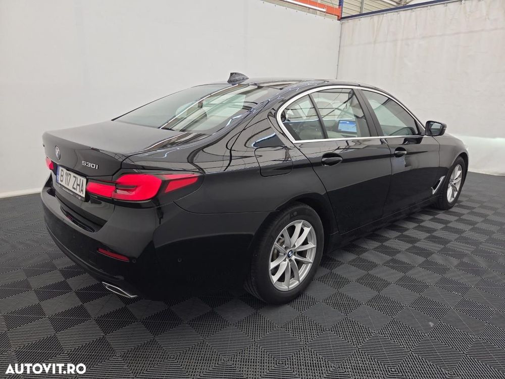 BMW Seria 5 530i xDrive AT MHEV - 4