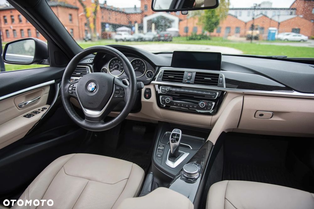 BMW Seria 3 ver-330i-edition-luxury-line-purity - 13
