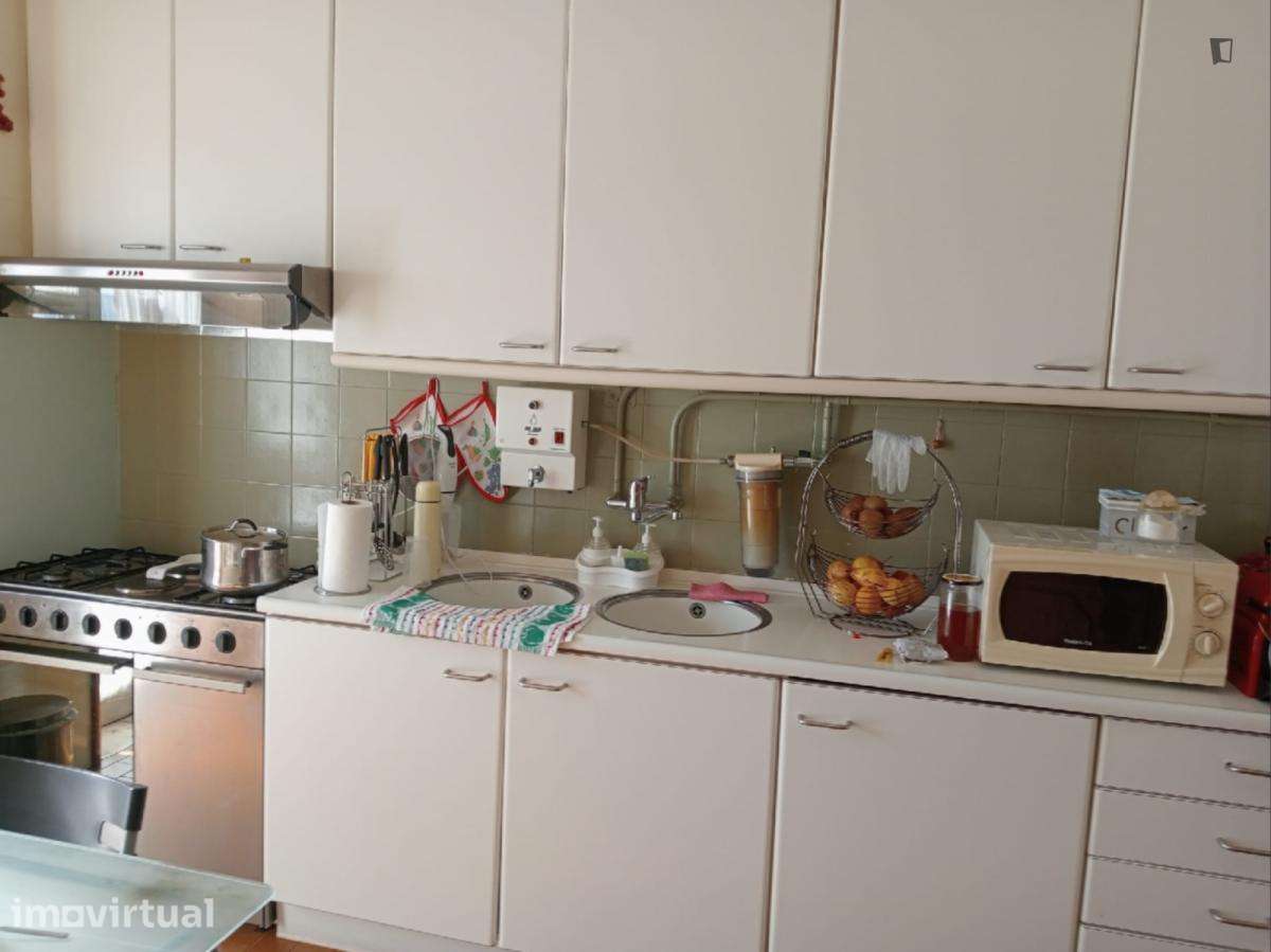 Quarto - localizado em Mafamude Porto - Grande imagem: 3/10