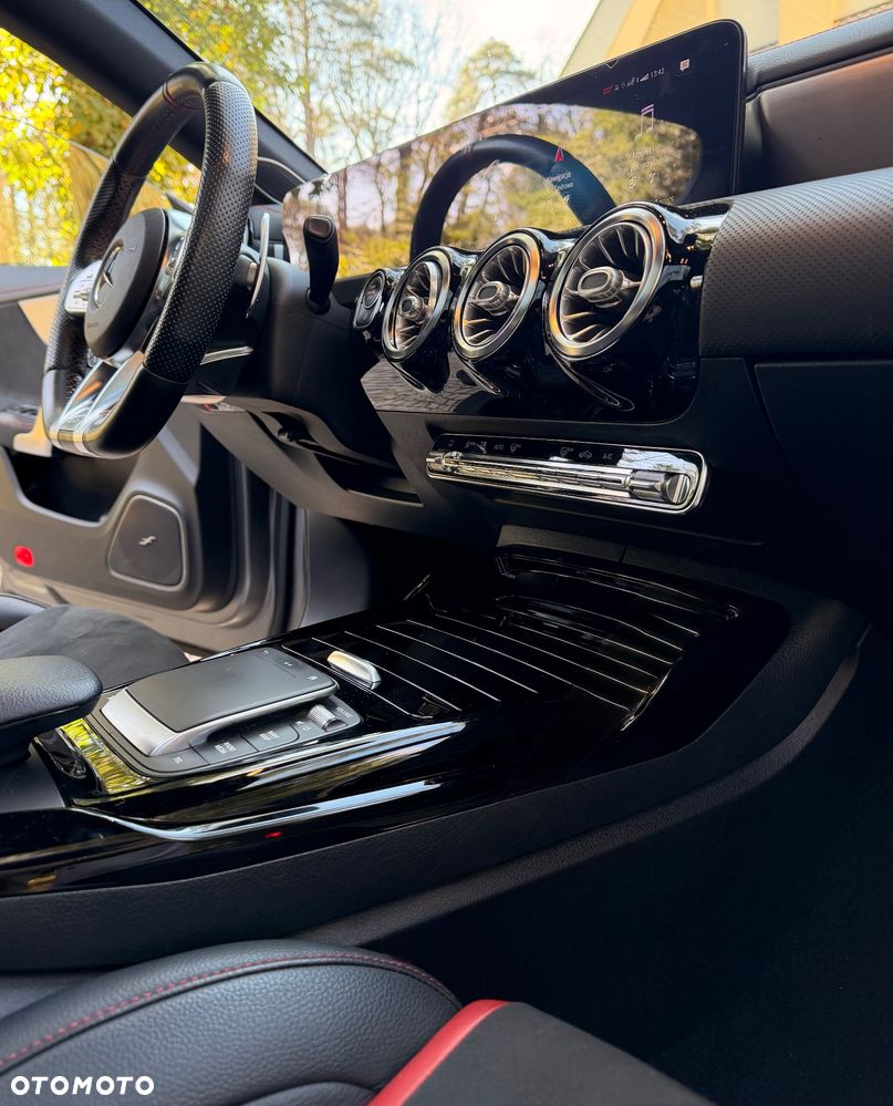 Mercedes-Benz CLA - 22