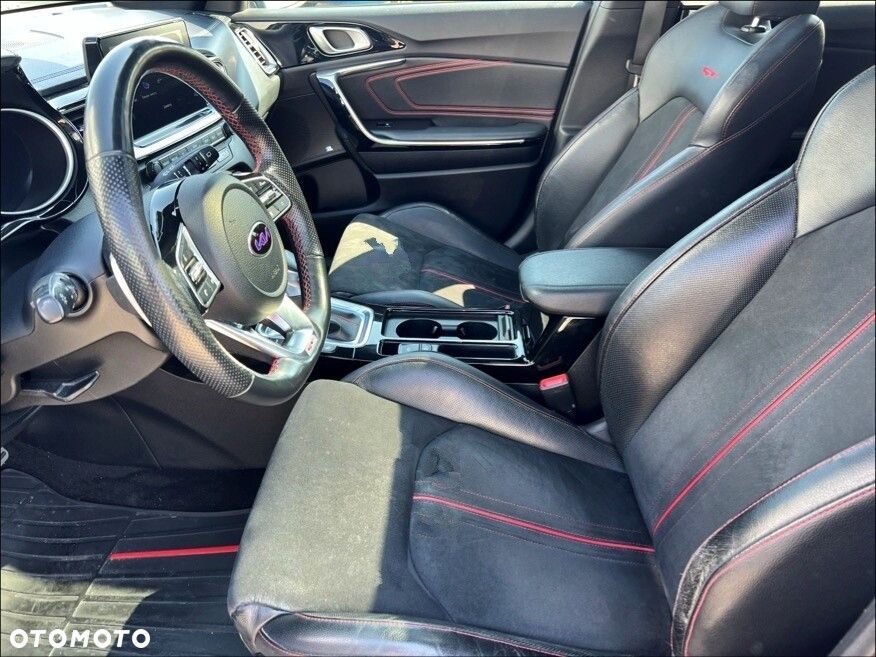 Kia ProCeed 1.6 T-GDI GT DCT - 11
