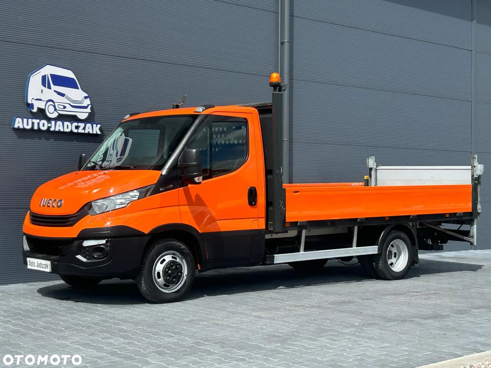 Iveco Daily 35C14 Skrzynia 4m + winda **KLIMA**NA BLIŹNIAKACH**2019R** - 1