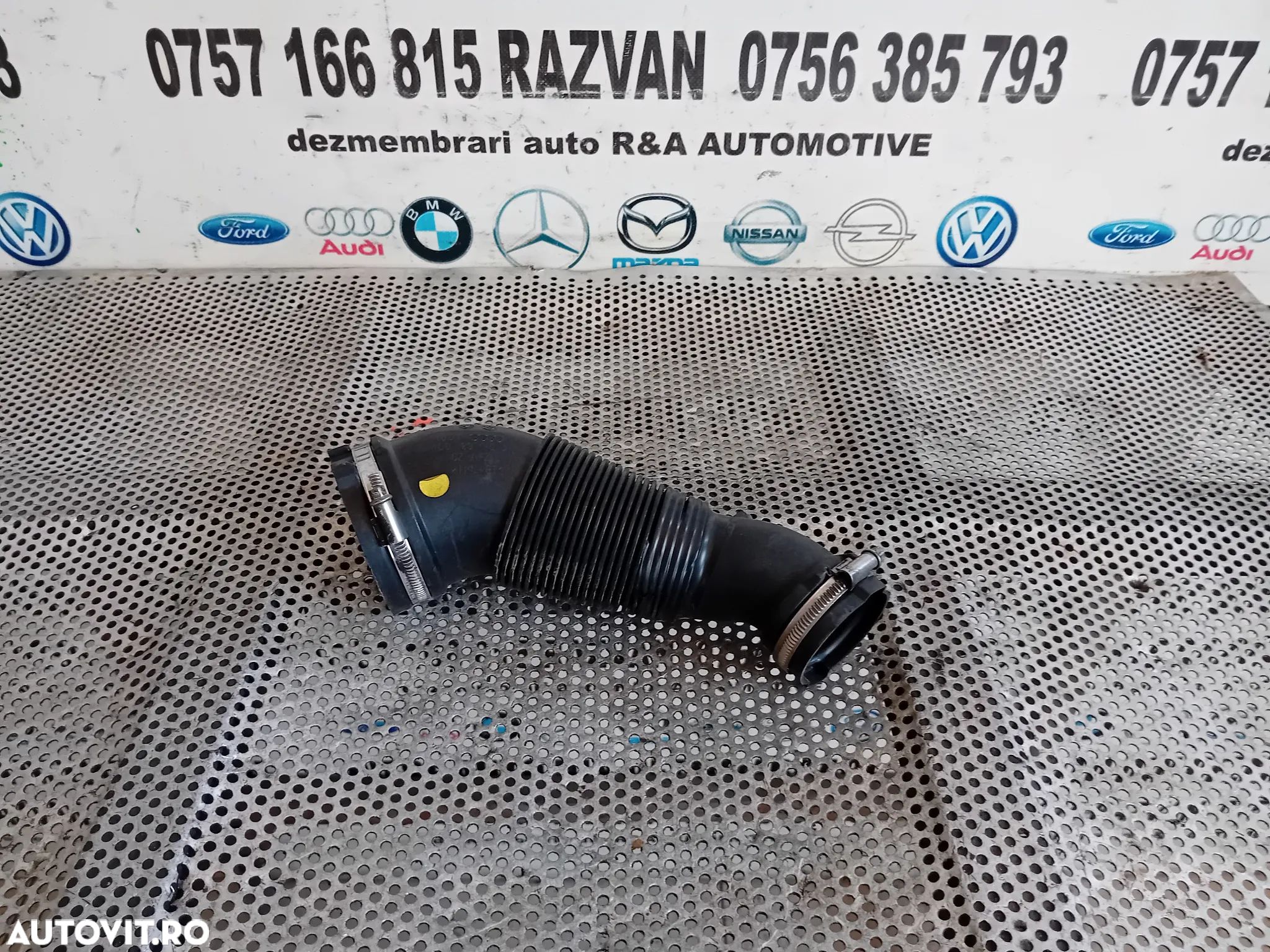 Furtun Tubulatura Admisie Audi A6 4G C7 A5 A4 Q3 Q5 2.0 Tdi Motor CNH 4G0129615J Cutie Automata NYU - 1