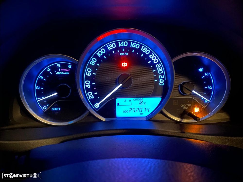 Toyota Auris Touring Sports 1.4 D-4D Com+P.Sport - 48