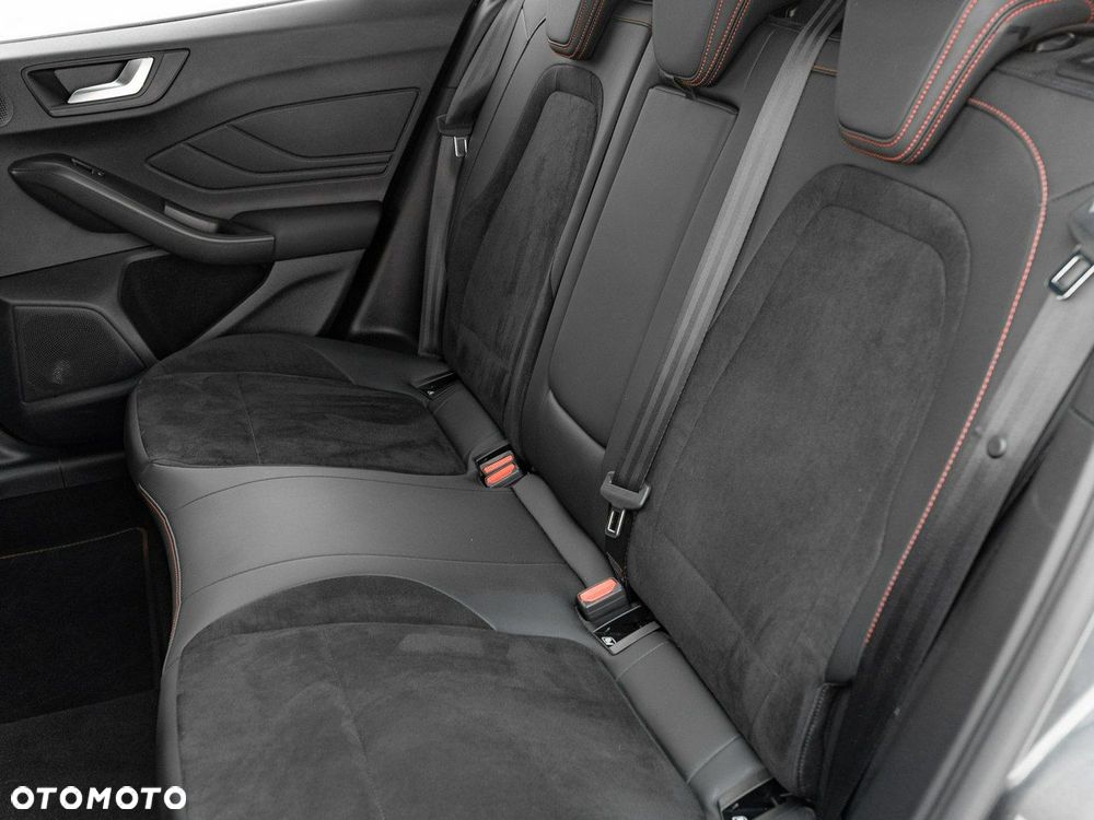 Ford Focus 2.3 EcoBoost ST X - 30