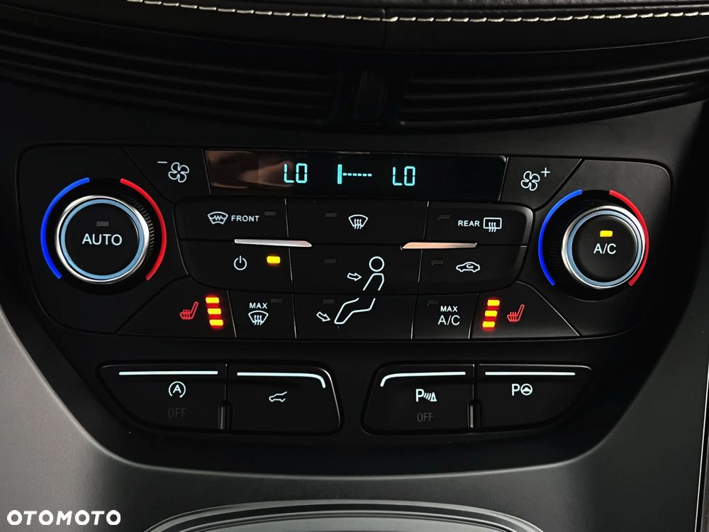 Ford Kuga 2.0 TDCi 4x4 Vignale - 32