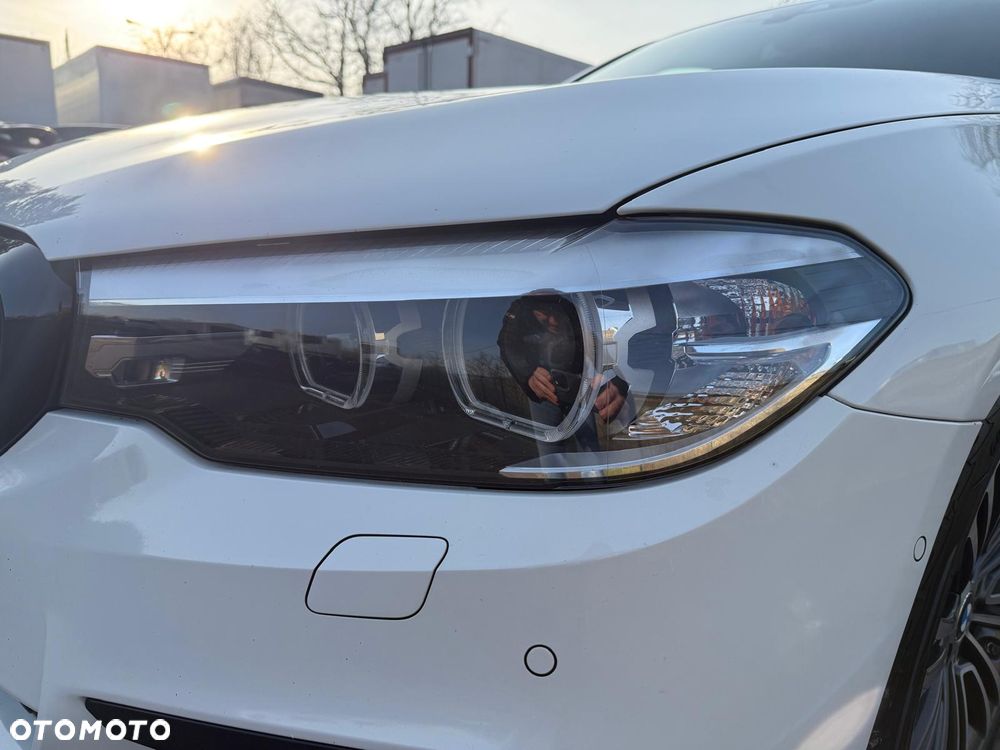 BMW Seria 5 530d Sport Line - 6