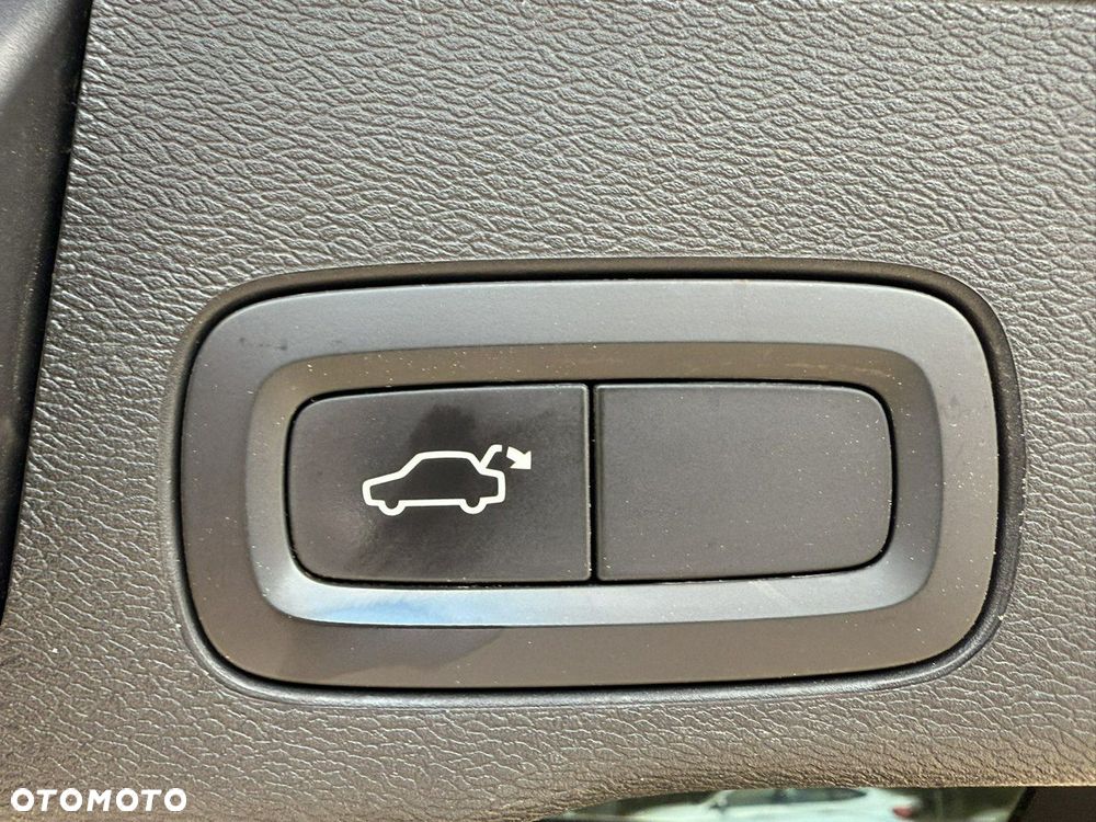 Volvo XC 60 D4 AWD Momentum - 20