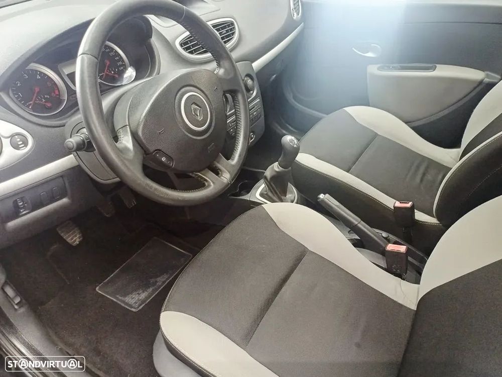 Renault Clio - 6