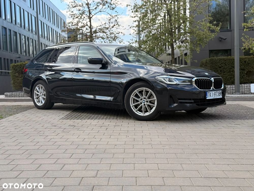 BMW Seria 5 520d xDrive - 13