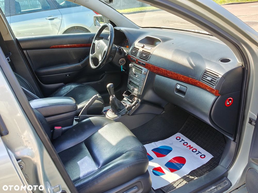 Toyota Avensis 2.0 D-4D Executive - 7
