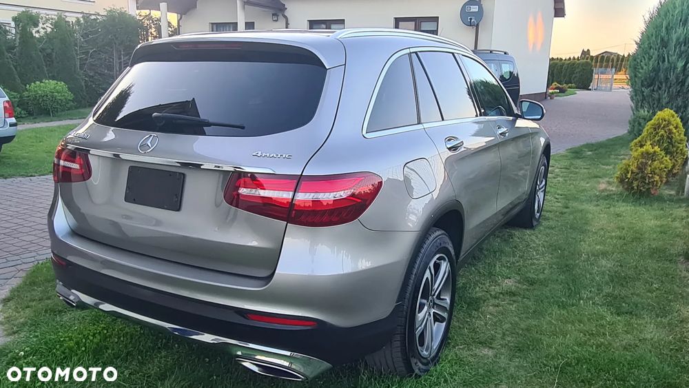 Mercedes-Benz GLC 300 4-Matic - 4