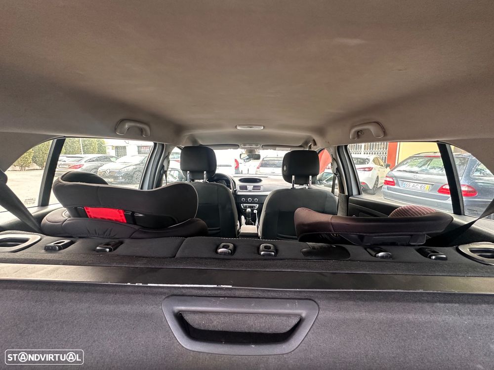 Renault Mégane Sport Tourer - 11