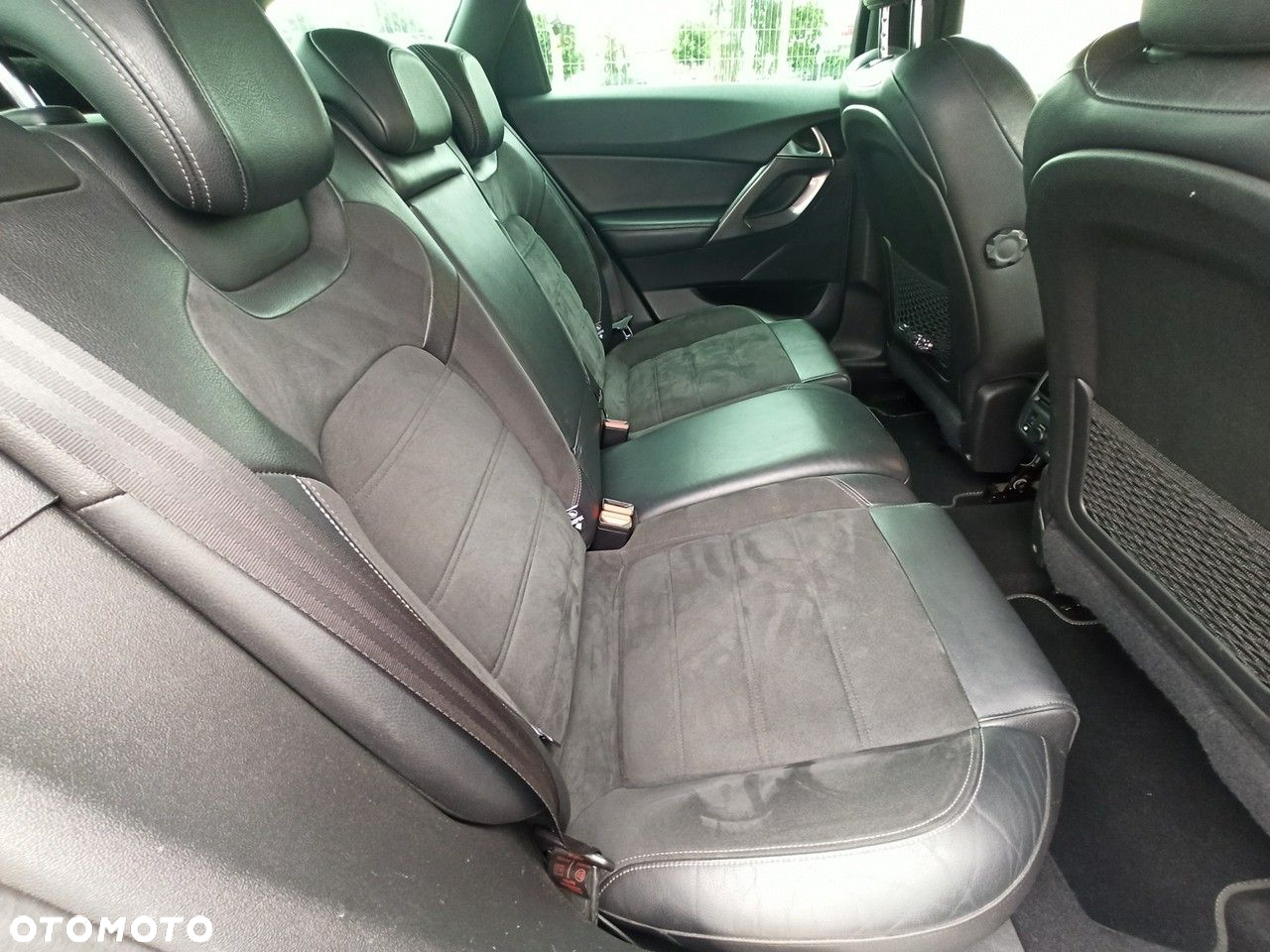 Citroën DS5 2.0 HDi Hybrid4 SoChic MCP - 10