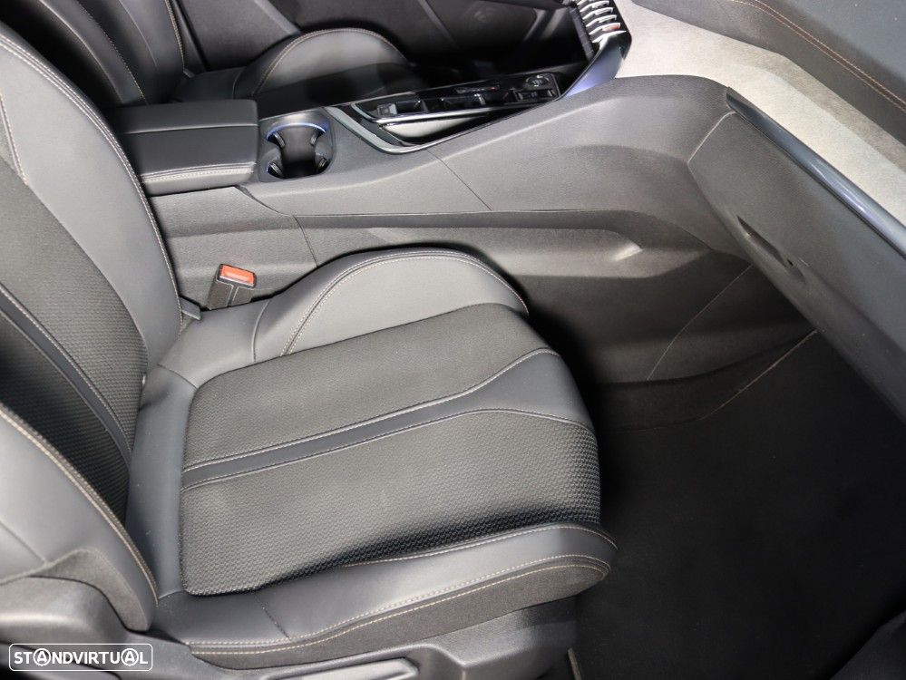 Peugeot 3008 1.6 Hybrid GT Pack e-EAT8 - 17