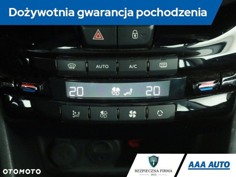 Peugeot 208 - 12