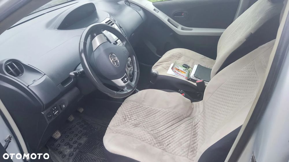 Toyota Yaris - 9
