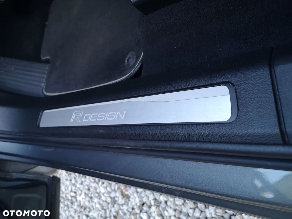 Volvo XC 60 T8 AWD Plug-In Hybrid R-Design - 36