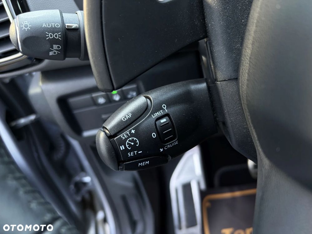 Citroën C5 Aircross 1.6 PureTech Shine EAT8 - 26