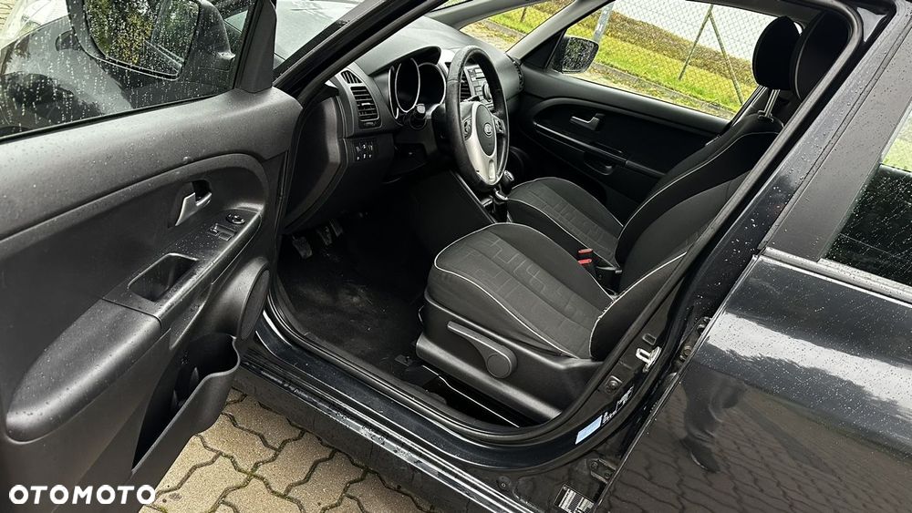 Kia Venga 1.4 CVVT Dream Team Edition - 8