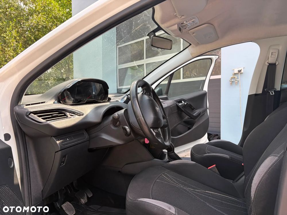 Peugeot 208 1.4 HDi Access - 9