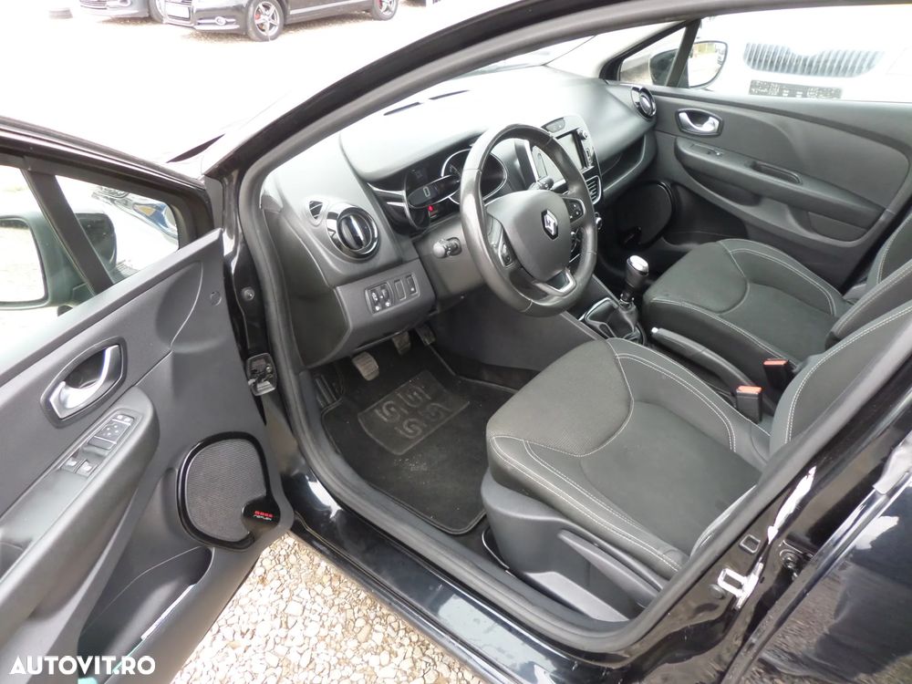 Renault Clio - 11