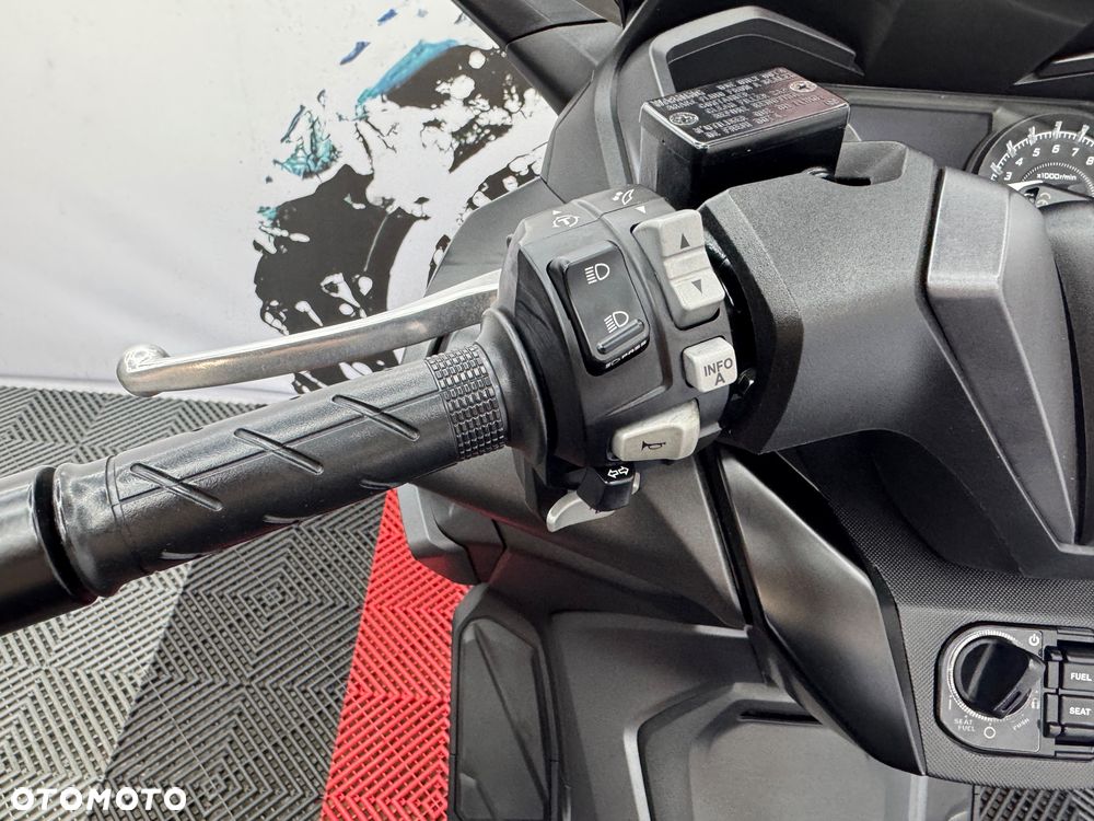 Honda NSS - 22