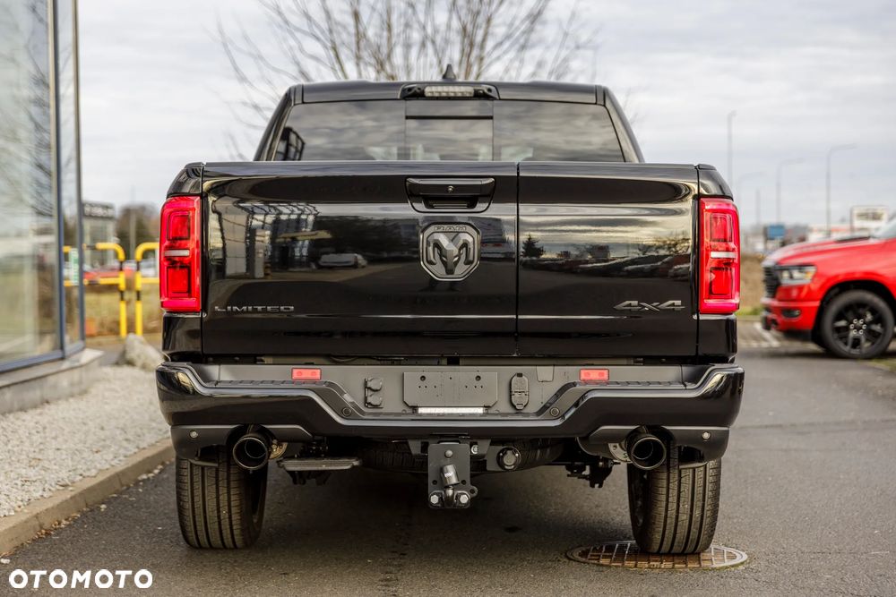 RAM 1500 Limited Night - 17