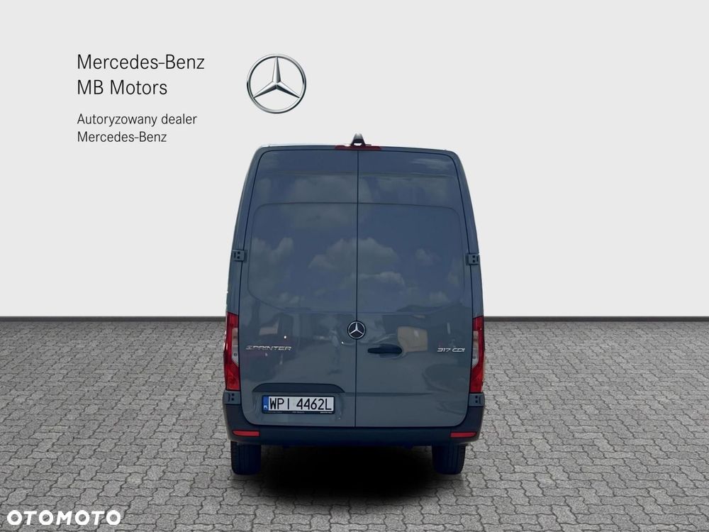Mercedes-Benz Sprinter - 5