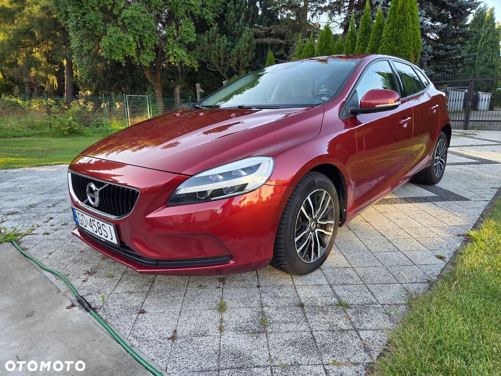 Volvo V40 T3 Drive-E Momentum - 1