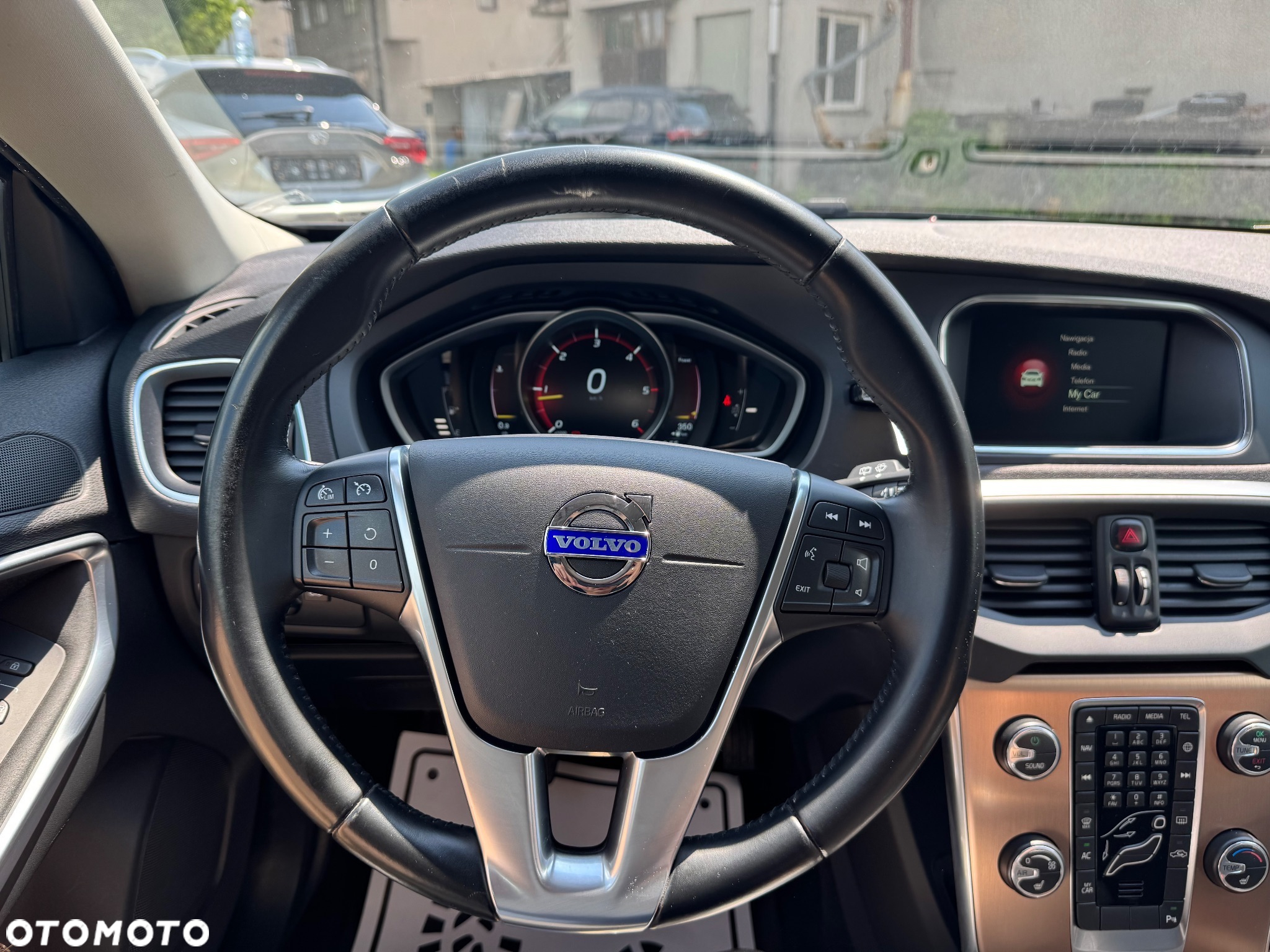 Volvo V40 Cross Country D3 Momentum - 12