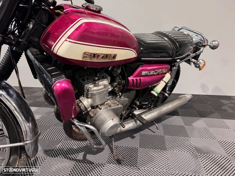 Suzuki GT 750 J - 9