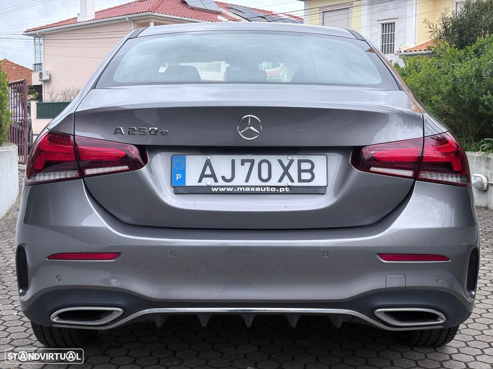 Mercedes-Benz A 250 Limousine e AMG Line - 5