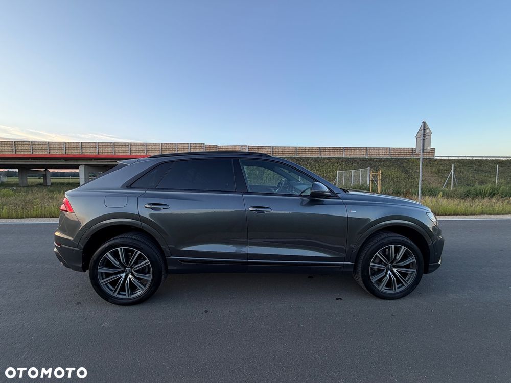 Audi Q8 - 9
