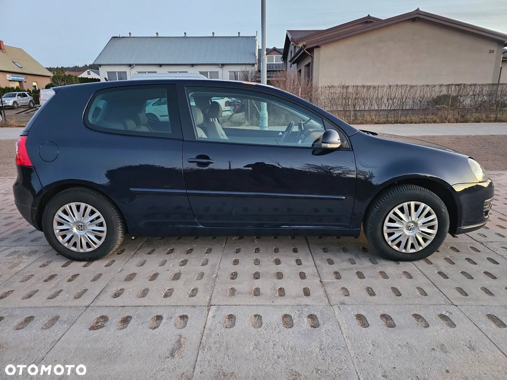 Volkswagen Golf - 6