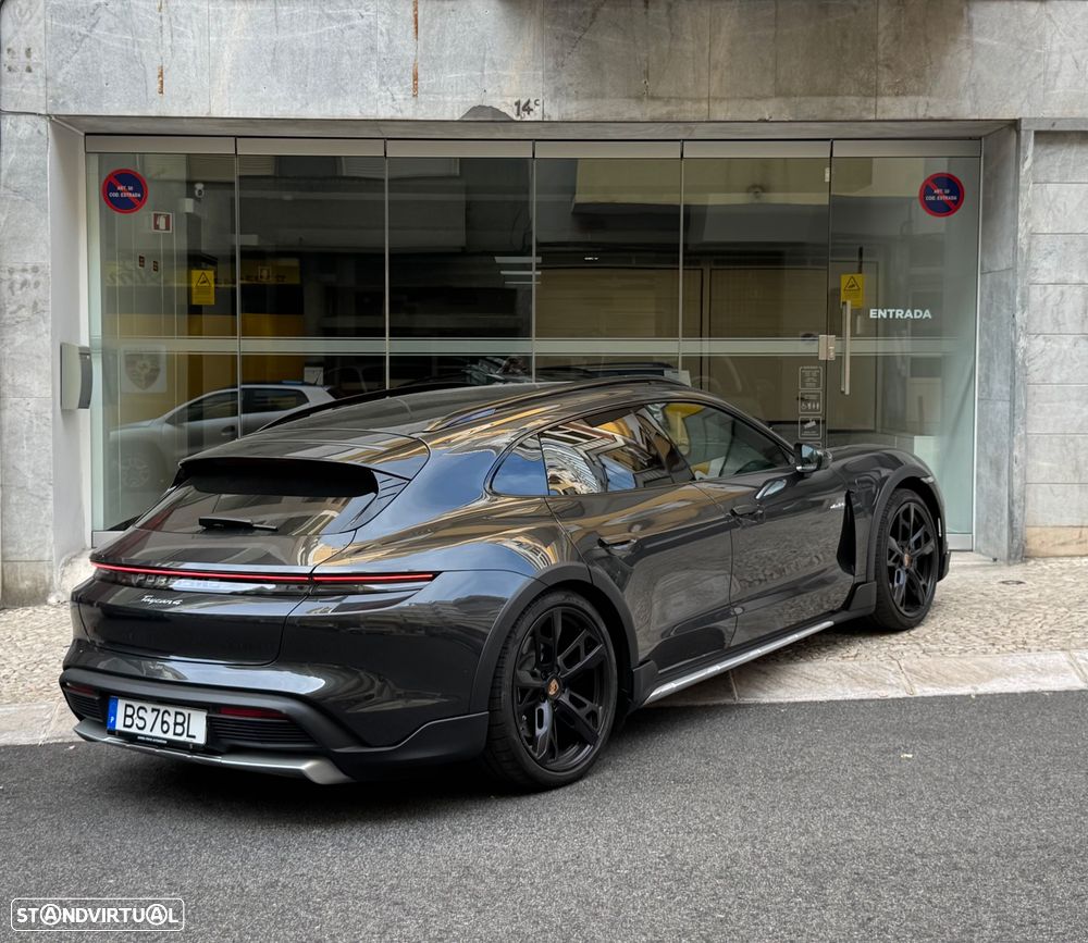 Porsche Taycan Cross Turismo 4 - 11