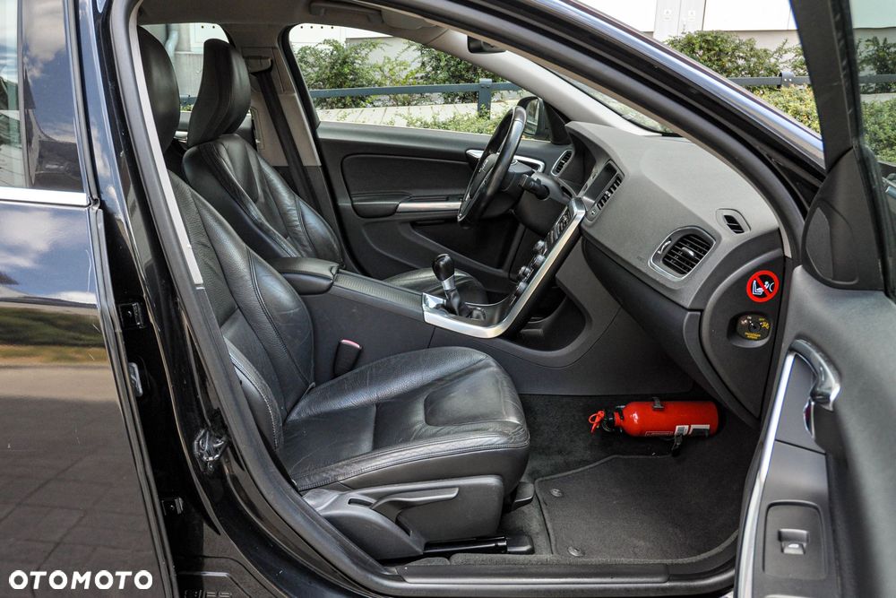 Volvo S60 D2 Momentum - 11